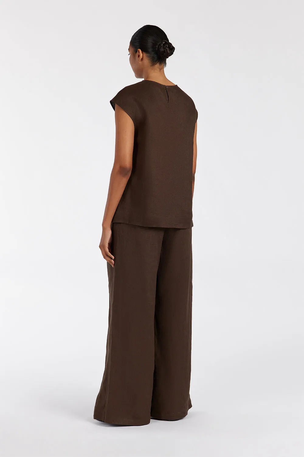 SANDY BITTER CHOC LINEN SHELL TOP