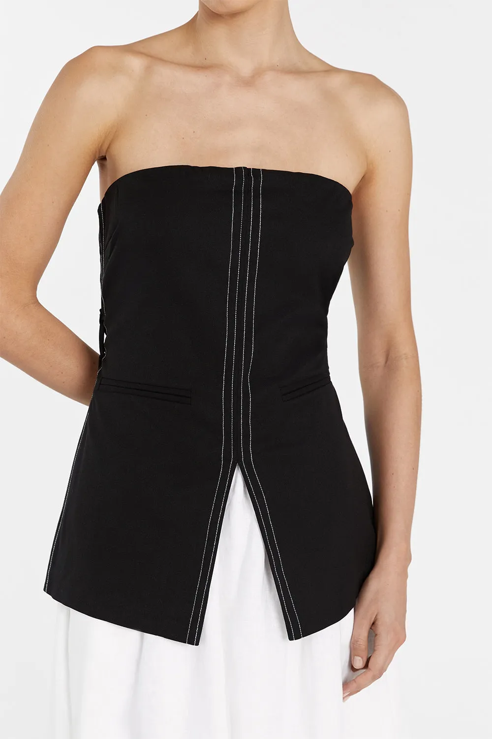 SUKI BLACK STRAPLESS TOP