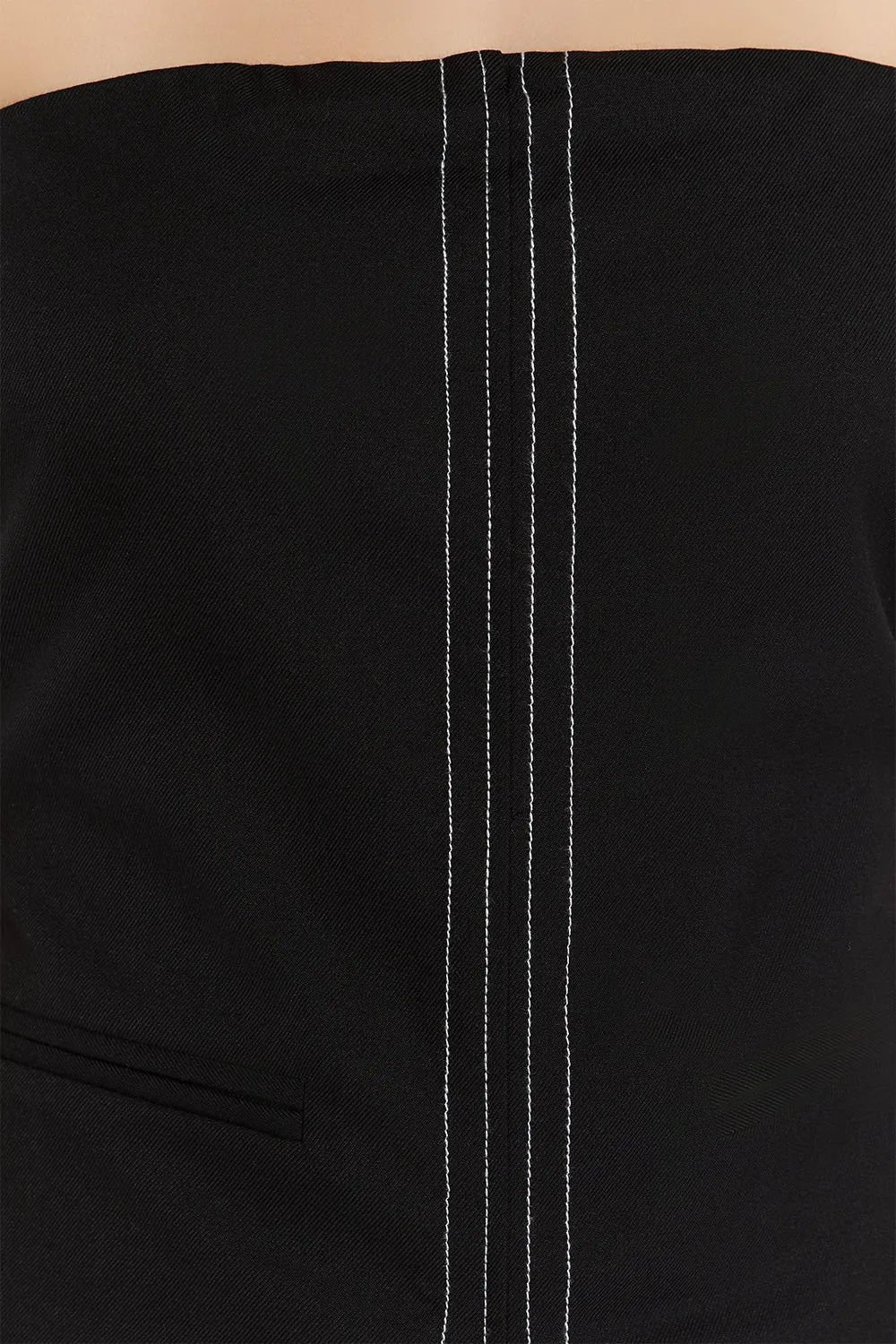 SUKI BLACK STRAPLESS TOP